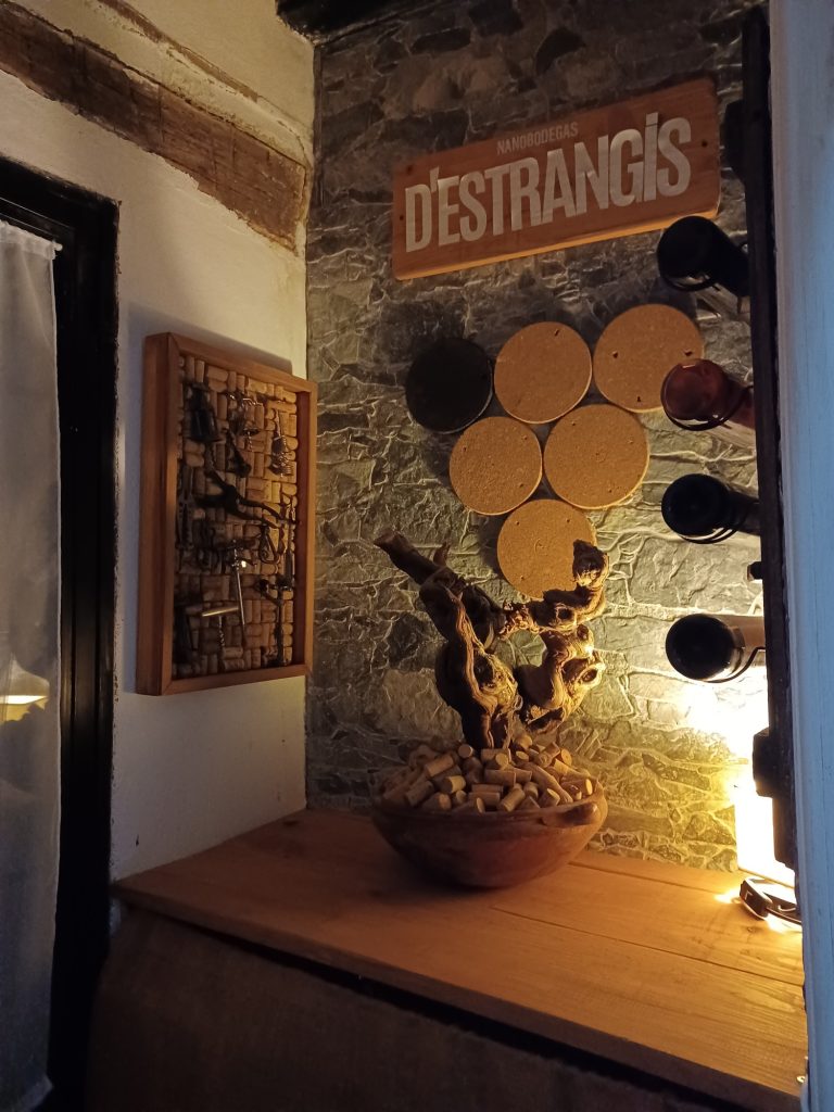 Entrada inferior a la 'nanobodega'